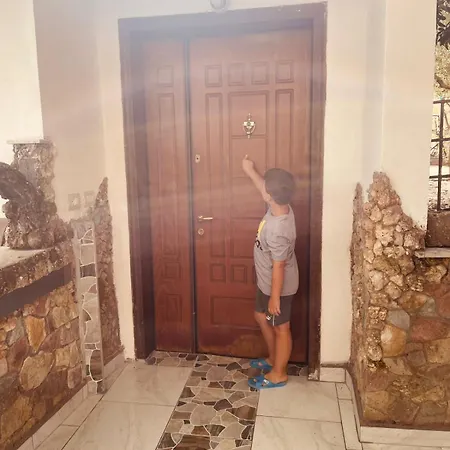 Nafo 招待所 Gjirokastër