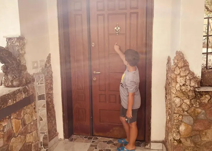 Nafo Pensjonat Gjirokastra