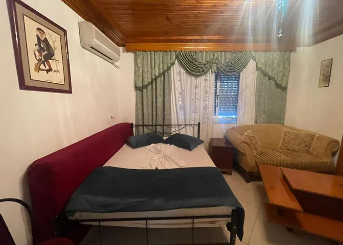 Nafo Pensjonat Gjirokastra