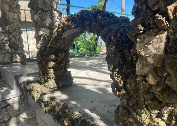 Nafo Pensjonat Gjirokastra